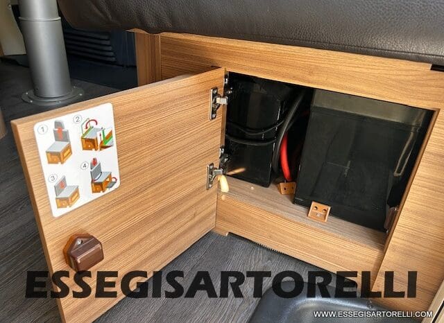 ADRIA CORAL XL A 670 SL GARAGE GEMELLI 2021 WEBASTO UNIPROPRIETARIO pieno