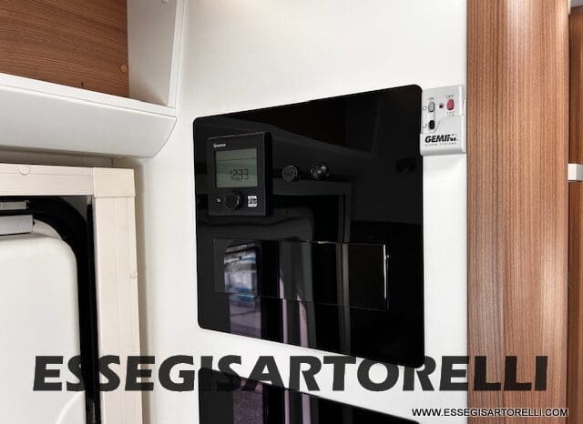 ADRIA CORAL XL A 670 SL GARAGE GEMELLI 2021 WEBASTO UNIPROPRIETARIO pieno