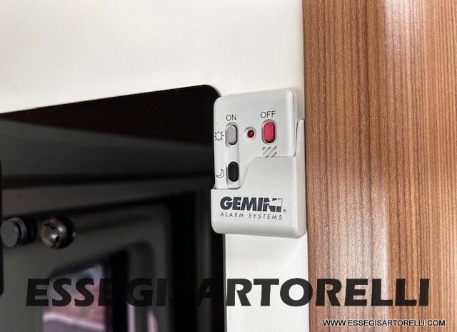 ADRIA CORAL XL A 670 SL GARAGE GEMELLI 2021 WEBASTO UNIPROPRIETARIO pieno