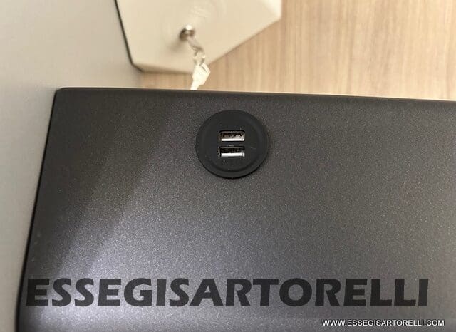 CHAUSSON ETAPE 650 GARAGE 636 CM 01/2025 KM 3.264 DOPPIO CLIMA pieno