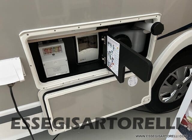 CHAUSSON ETAPE 650 GARAGE 636 CM 01/2025 KM 3.264 DOPPIO CLIMA pieno