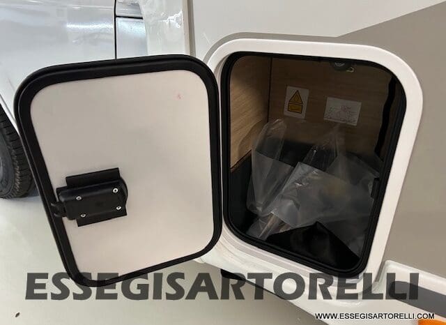 CHAUSSON ETAPE 650 GARAGE 636 CM 01/2025 KM 3.264 DOPPIO CLIMA pieno