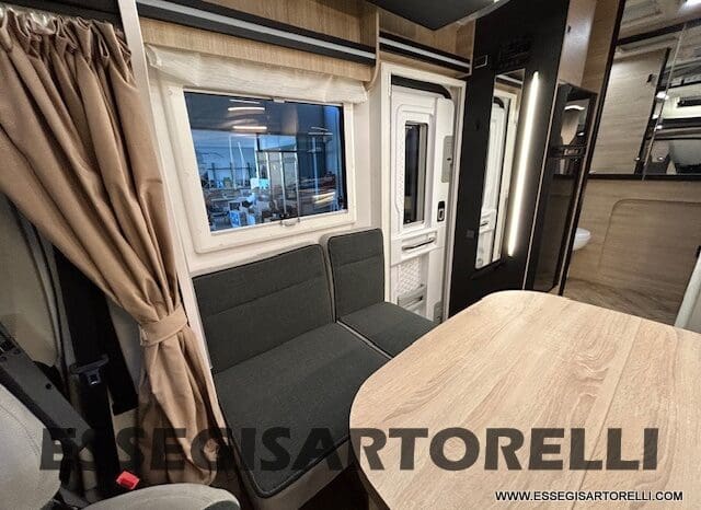 CHAUSSON ETAPE 650 GARAGE 636 CM 01/2025 KM 3.264 DOPPIO CLIMA pieno