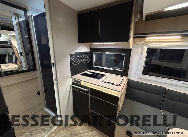 CHAUSSON ETAPE 650 GARAGE 636 CM 01/2025 KM 3.264 DOPPIO CLIMA pieno