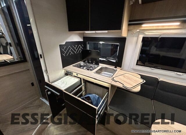 CHAUSSON ETAPE 650 GARAGE 636 CM 01/2025 KM 3.264 DOPPIO CLIMA pieno