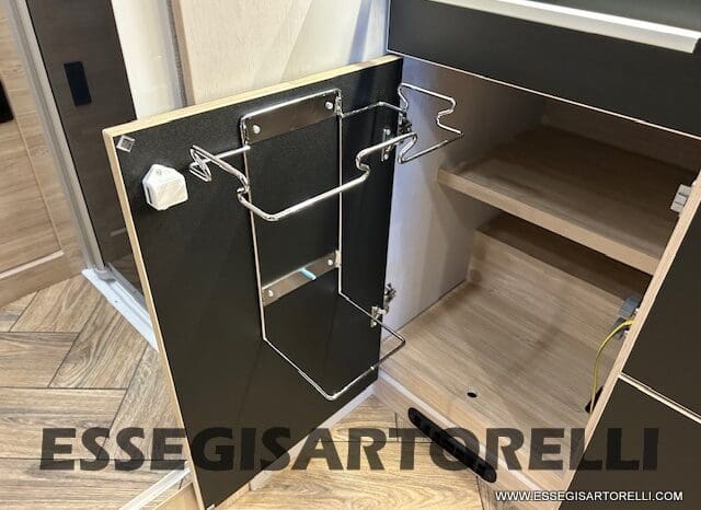 CHAUSSON ETAPE 650 GARAGE 636 CM 01/2025 KM 3.264 DOPPIO CLIMA pieno