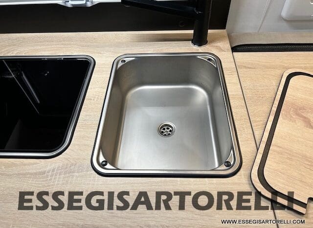 CHAUSSON ETAPE 650 GARAGE 636 CM 01/2025 KM 3.264 DOPPIO CLIMA pieno