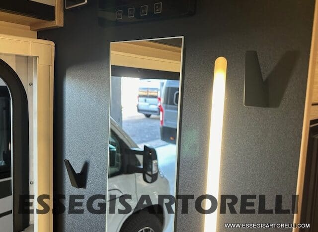 CHAUSSON ETAPE 650 GARAGE 636 CM 01/2025 KM 3.264 DOPPIO CLIMA pieno