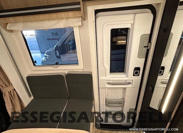 CHAUSSON ETAPE 650 GARAGE 636 CM 01/2025 KM 3.264 DOPPIO CLIMA pieno