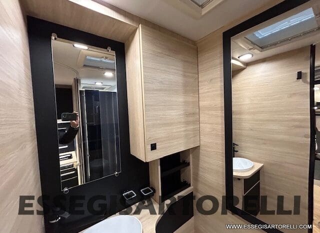 CHAUSSON ETAPE 650 GARAGE 636 CM 01/2025 KM 3.264 DOPPIO CLIMA pieno