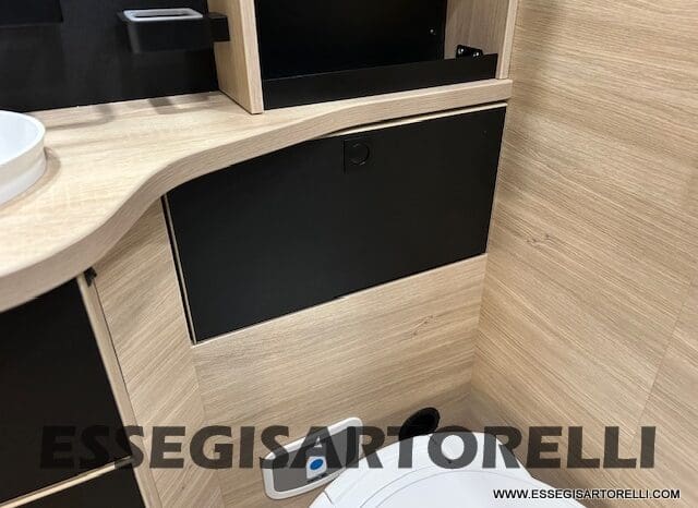 CHAUSSON ETAPE 650 GARAGE 636 CM 01/2025 KM 3.264 DOPPIO CLIMA pieno