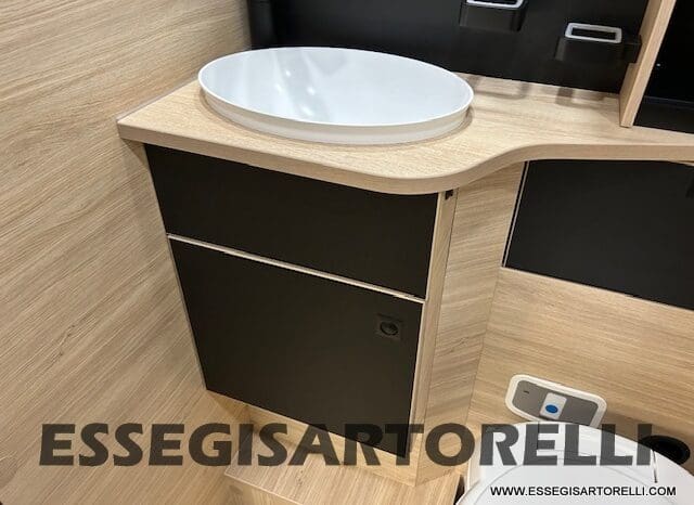 CHAUSSON ETAPE 650 GARAGE 636 CM 01/2025 KM 3.264 DOPPIO CLIMA pieno