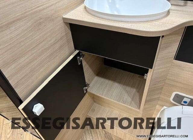 CHAUSSON ETAPE 650 GARAGE 636 CM 01/2025 KM 3.264 DOPPIO CLIMA pieno