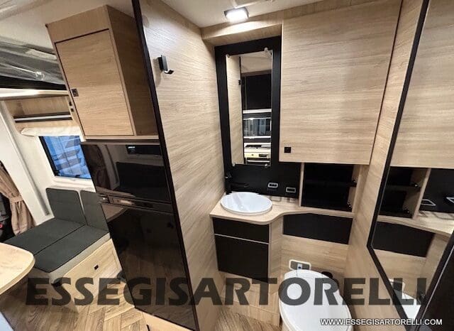 CHAUSSON ETAPE 650 GARAGE 636 CM 01/2025 KM 3.264 DOPPIO CLIMA pieno