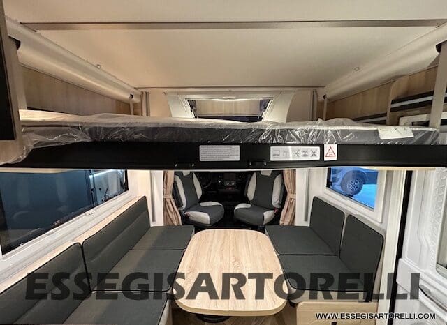 CHAUSSON ETAPE 650 GARAGE 636 CM 01/2025 KM 3.264 DOPPIO CLIMA pieno
