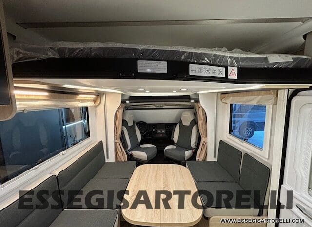 CHAUSSON ETAPE 650 GARAGE 636 CM 01/2025 KM 3.264 DOPPIO CLIMA pieno