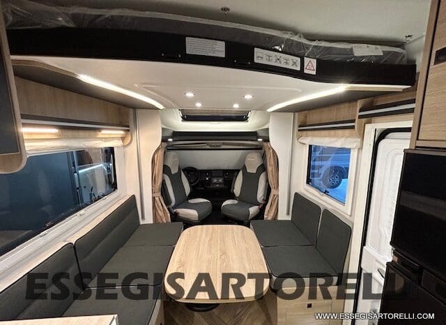 CHAUSSON ETAPE 650 GARAGE 636 CM 01/2025 KM 3.264 DOPPIO CLIMA pieno
