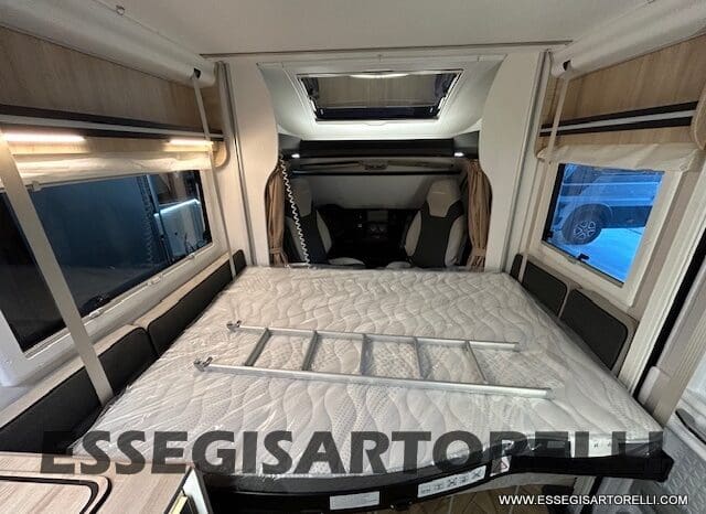 CHAUSSON ETAPE 650 GARAGE 636 CM 01/2025 KM 3.264 DOPPIO CLIMA pieno
