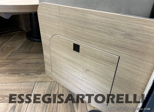 CHAUSSON ETAPE 650 GARAGE 636 CM 01/2025 KM 3.264 DOPPIO CLIMA pieno