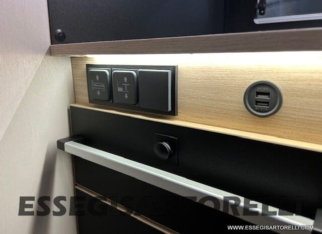 CHAUSSON ETAPE 650 GARAGE 636 CM 01/2025 KM 3.264 DOPPIO CLIMA pieno