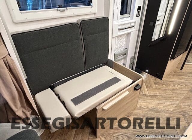 CHAUSSON ETAPE 650 GARAGE 636 CM 01/2025 KM 3.264 DOPPIO CLIMA pieno