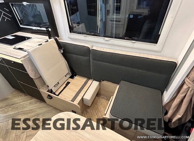 CHAUSSON ETAPE 650 GARAGE 636 CM 01/2025 KM 3.264 DOPPIO CLIMA pieno