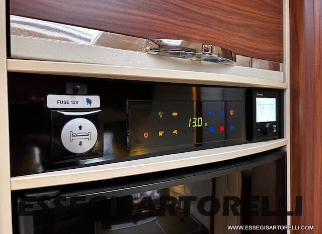 ADRIA MATRIX PLUS M 670 SP 180 CV POWER BASCULANTE MAXI GARAGE UNIPROPR. 2017 pieno