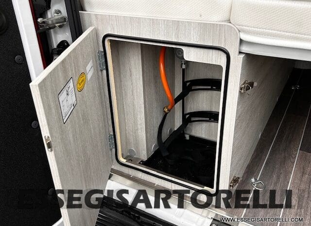 ROLLER TEAM LIVINGSTONE 5 UNIPR. VAN 599 10/2024 NEW DUCATO TRUMA DIESEL KM 3.733 pieno