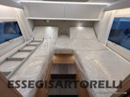 ADRIA SONIC PLUS 700 SL GARAGE LETTI GEMELLI GAMMA 2025 FARI LED E UCONNECT 10″ pieno