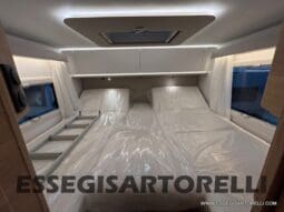 ADRIA SONIC PLUS 700 SL GARAGE LETTI GEMELLI GAMMA 2025 FARI LED E UCONNECT 10″ pieno