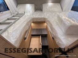 ADRIA SONIC PLUS 700 SL GARAGE LETTI GEMELLI GAMMA 2025 FARI LED E UCONNECT 10″ pieno