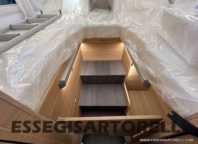 ADRIA SONIC PLUS 700 SL GARAGE LETTI GEMELLI GAMMA 2025 FARI LED E UCONNECT 10″ pieno