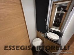 ADRIA SONIC PLUS 700 SL GARAGE LETTI GEMELLI GAMMA 2025 FARI LED E UCONNECT 10″ pieno