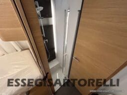 ADRIA SONIC PLUS 700 SL GARAGE LETTI GEMELLI GAMMA 2025 FARI LED E UCONNECT 10″ pieno