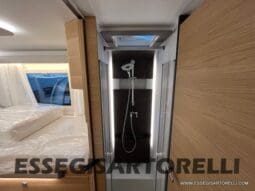 ADRIA SONIC PLUS 700 SL GARAGE LETTI GEMELLI GAMMA 2025 FARI LED E UCONNECT 10″ pieno