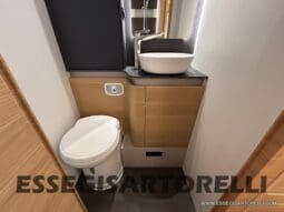 ADRIA SONIC PLUS 700 SL GARAGE LETTI GEMELLI GAMMA 2025 FARI LED E UCONNECT 10″ pieno