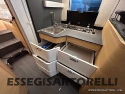 ADRIA SONIC PLUS 700 SL GARAGE LETTI GEMELLI GAMMA 2025 FARI LED E UCONNECT 10″ pieno