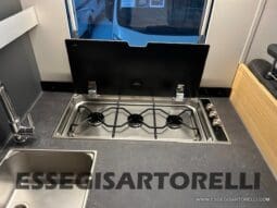 ADRIA SONIC PLUS 700 SL GARAGE LETTI GEMELLI GAMMA 2025 FARI LED E UCONNECT 10″ pieno