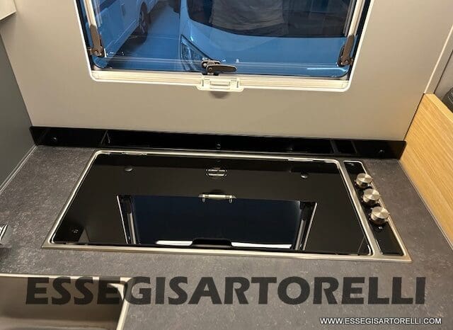 ADRIA SONIC PLUS 700 SL GARAGE LETTI GEMELLI GAMMA 2025 FARI LED E UCONNECT 10″ pieno