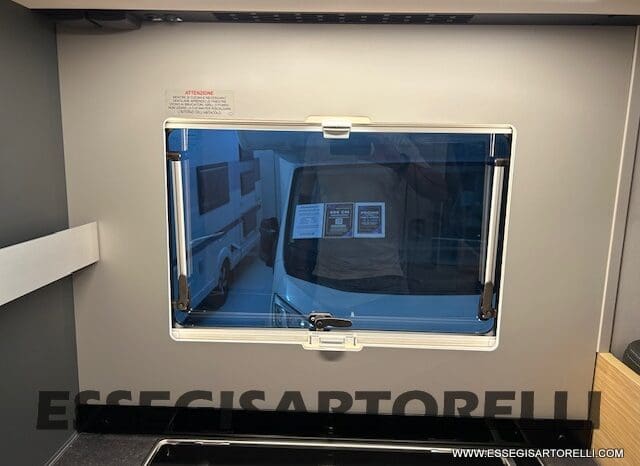 ADRIA SONIC PLUS 700 SL GARAGE LETTI GEMELLI GAMMA 2025 FARI LED E UCONNECT 10″ pieno