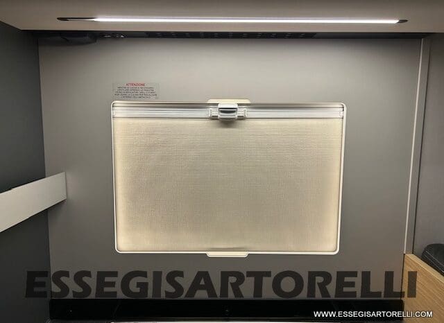 ADRIA SONIC PLUS 700 SL GARAGE LETTI GEMELLI GAMMA 2025 FARI LED E UCONNECT 10″ pieno