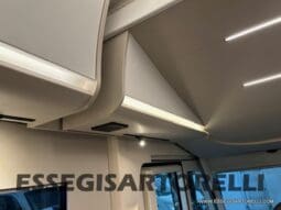 ADRIA SONIC PLUS 700 SL GARAGE LETTI GEMELLI GAMMA 2025 FARI LED E UCONNECT 10″ pieno