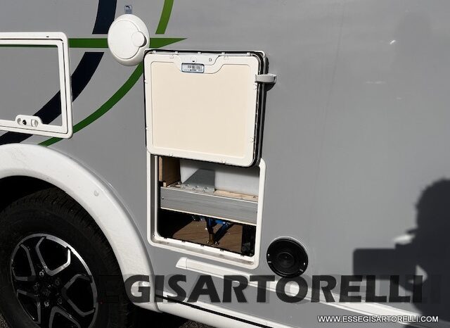 MOTORHOME CHAUSSON EXALTIS 7057 AUTOMATICO 2026 LETTI GEMELLI GARAGE 4 POSTI OMOLOGATI pieno
