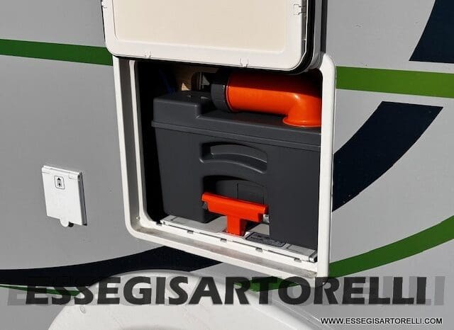 MOTORHOME CHAUSSON EXALTIS 7057 AUTOMATICO 2026 LETTI GEMELLI GARAGE 4 POSTI OMOLOGATI pieno