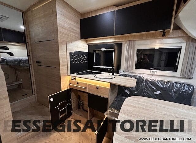 MOTORHOME CHAUSSON EXALTIS 7057 AUTOMATICO 2026 LETTI GEMELLI GARAGE 4 POSTI OMOLOGATI pieno