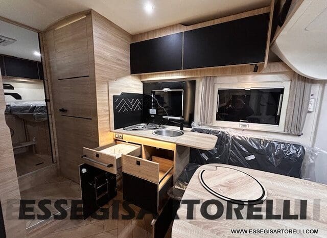 MOTORHOME CHAUSSON EXALTIS 7057 AUTOMATICO 2026 LETTI GEMELLI GARAGE 4 POSTI OMOLOGATI pieno