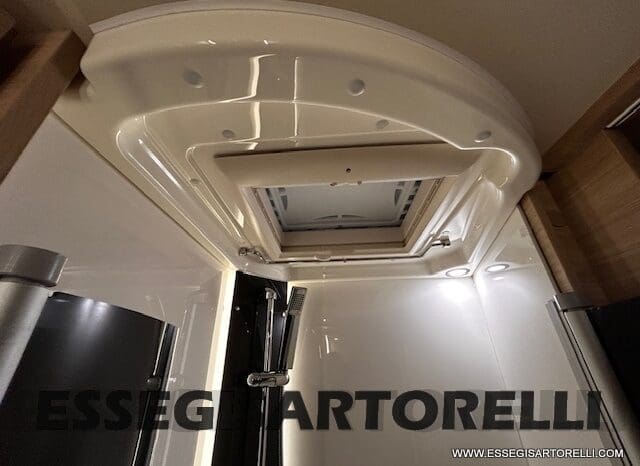 MOTORHOME CHAUSSON EXALTIS 7057 AUTOMATICO 2026 LETTI GEMELLI GARAGE 4 POSTI OMOLOGATI pieno