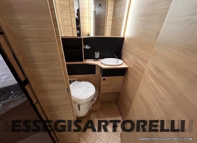 MOTORHOME CHAUSSON EXALTIS 7057 AUTOMATICO 2026 LETTI GEMELLI GARAGE 4 POSTI OMOLOGATI pieno