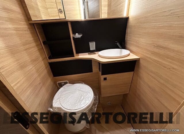 MOTORHOME CHAUSSON EXALTIS 7057 AUTOMATICO 2026 LETTI GEMELLI GARAGE 4 POSTI OMOLOGATI pieno