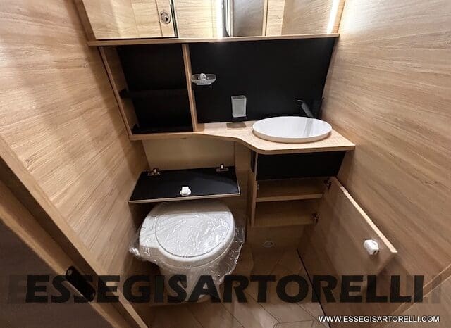 MOTORHOME CHAUSSON EXALTIS 7057 AUTOMATICO 2026 LETTI GEMELLI GARAGE 4 POSTI OMOLOGATI pieno